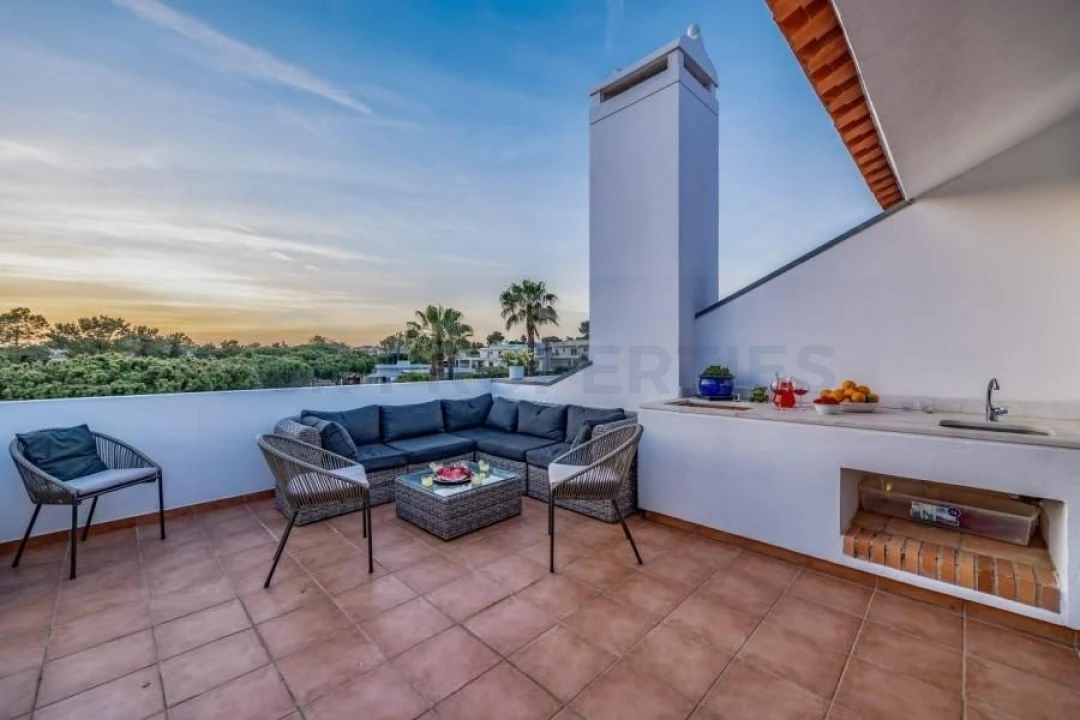 Apartamento T2 para Venda em Quarteira Foto 31