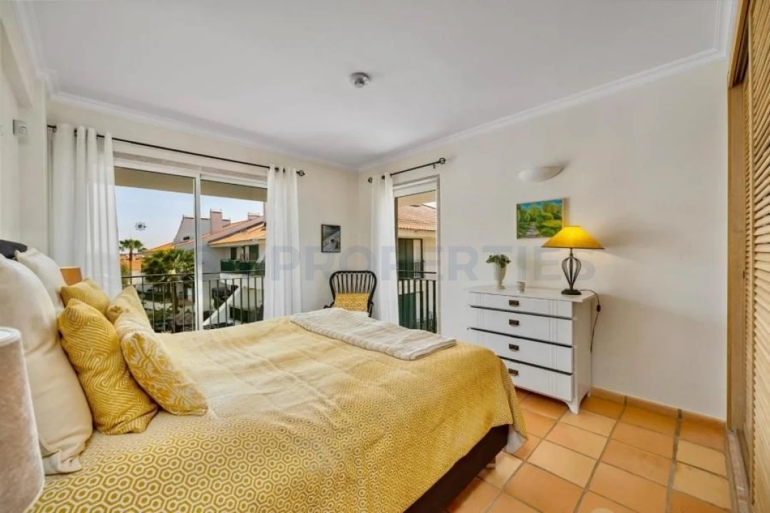 Apartamento T2 para Venda em Quarteira Foto 9