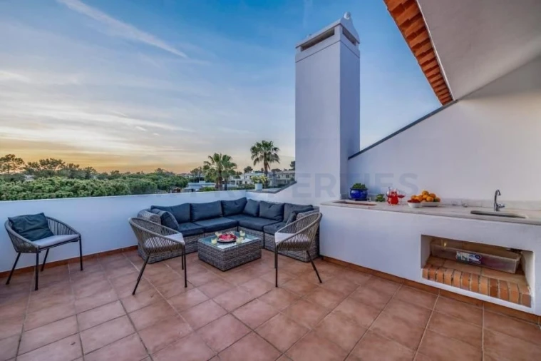 Apartamento T2 para Venda em Quarteira Foto 31