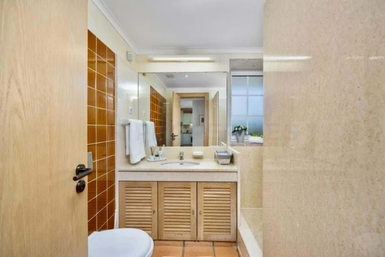 Apartamento T2 para Venda em Quarteira Foto 8