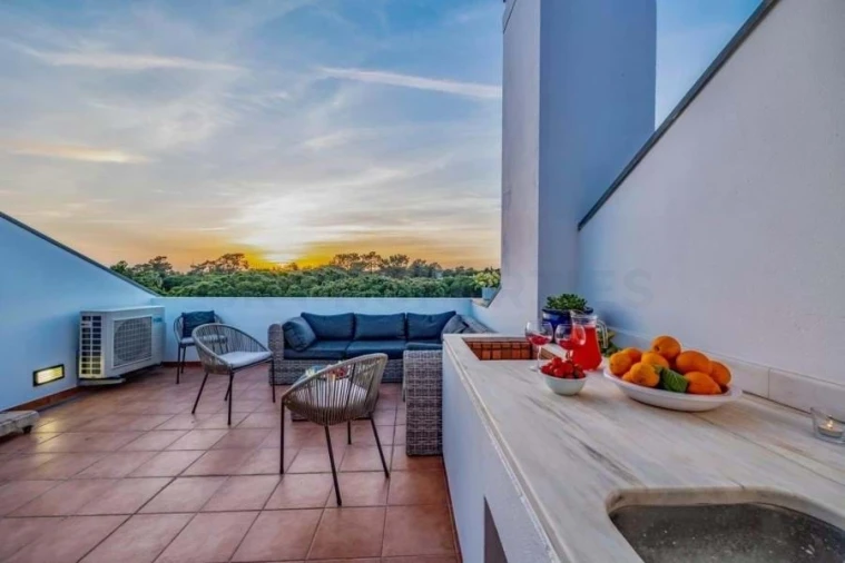 Apartamento T2 para Venda em Quarteira Foto 36