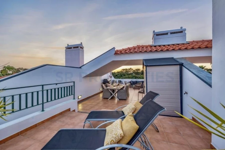 Apartamento T2 para Venda em Quarteira Foto 32