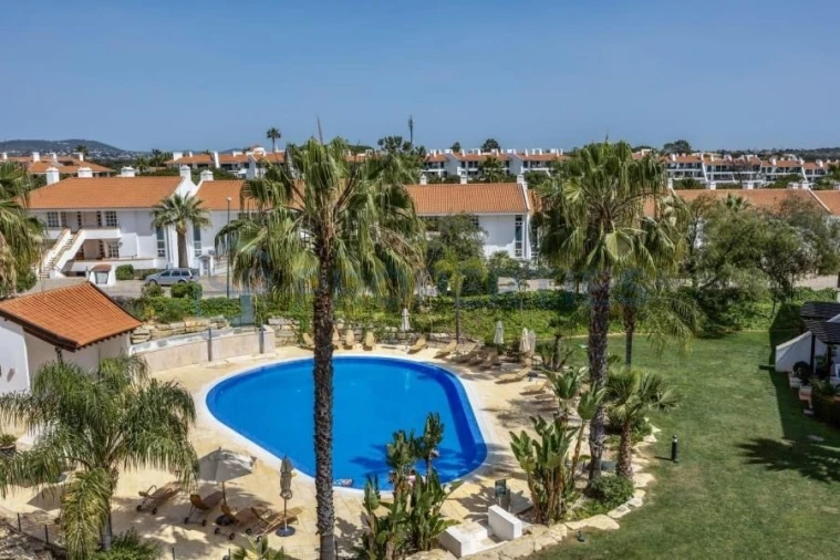 Apartamento T2 para Venda em Quarteira Foto 6