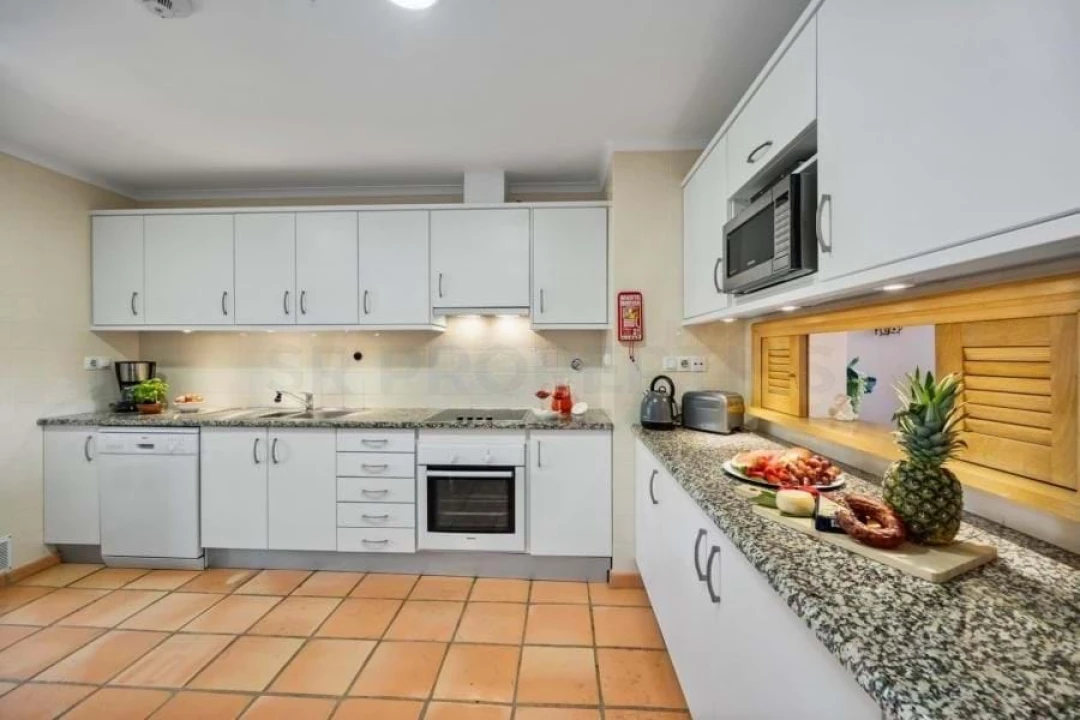 Apartamento T2 para Venda em Quarteira Foto 2