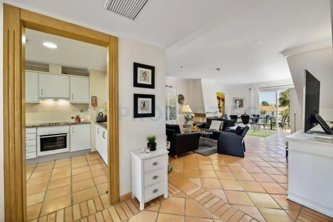 Apartamento T2 para Venda em Quarteira Foto 13