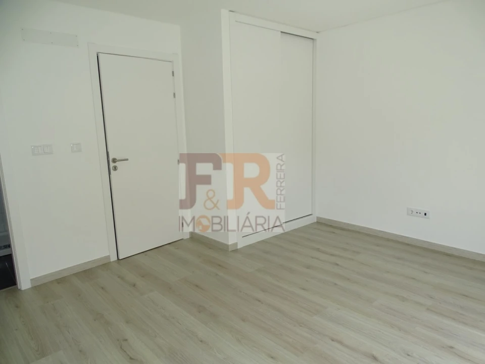 Moradia T3 para Venda em Fernao Ferro Foto 16