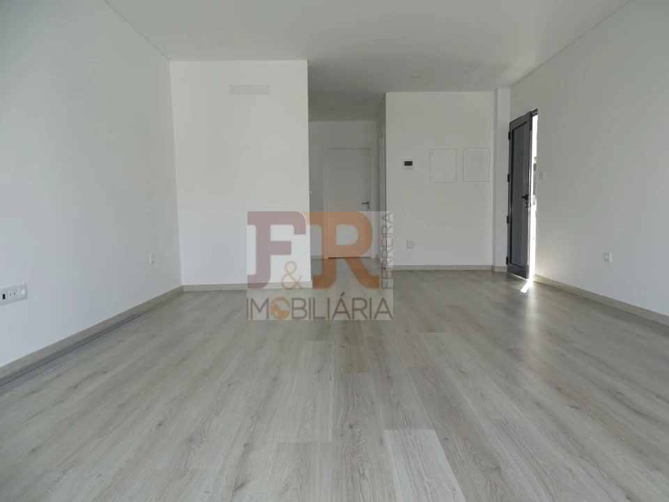 Moradia T3 para Venda em Fernao Ferro Foto 24