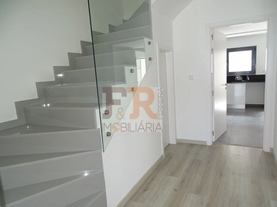 Moradia T3 para Venda em Fernao Ferro Foto 25