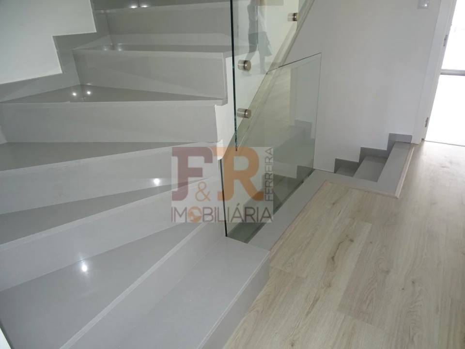 Moradia T3 para Venda em Fernao Ferro Foto 31