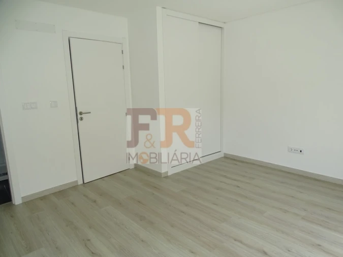 Moradia T3 para Venda em Fernao Ferro Foto 16