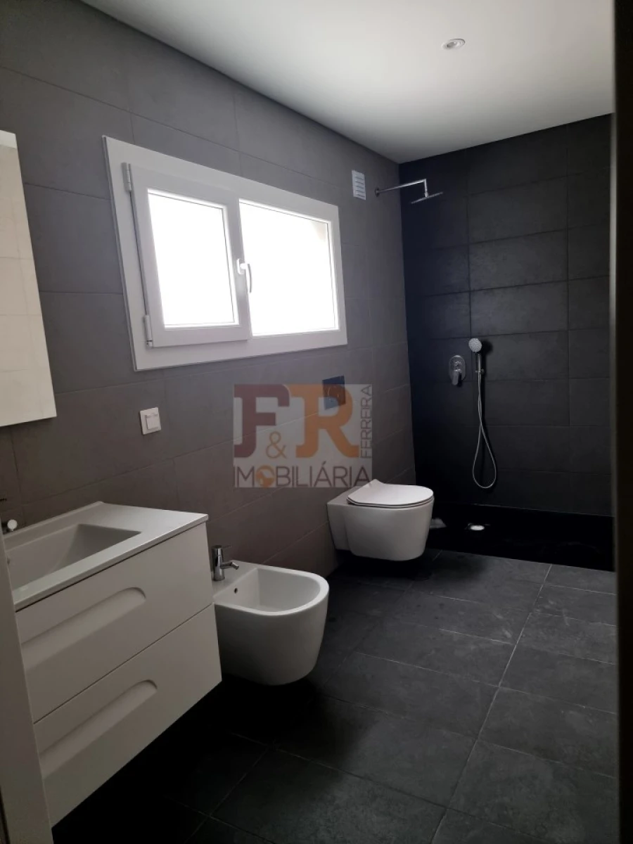 Moradia T3 para Venda em Fernao Ferro Foto 18