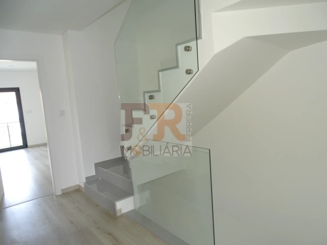 Moradia T3 para Venda em Fernao Ferro Foto 19