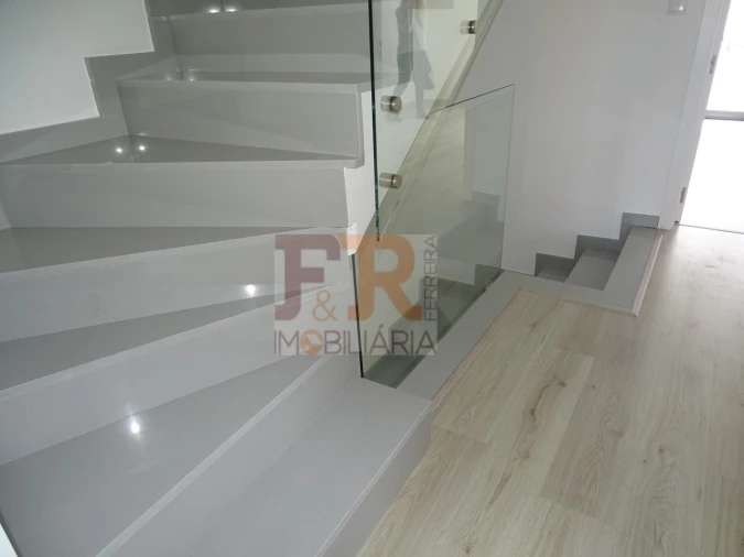 Moradia T3 para Venda em Fernao Ferro Foto 31