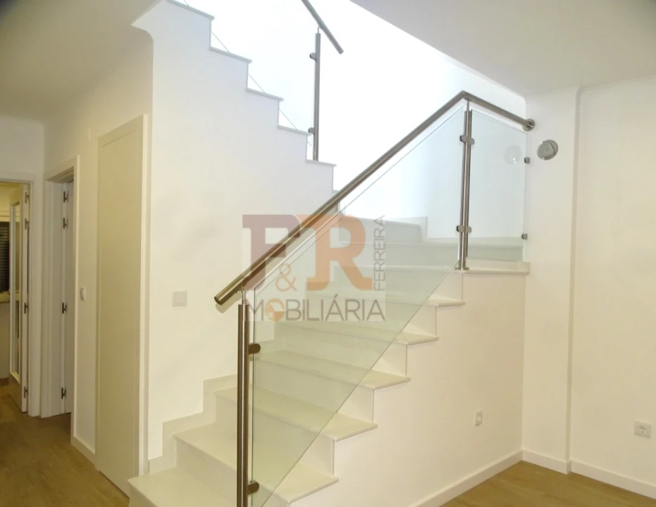 Moradia T3 para Venda em Fernao Ferro Foto 7