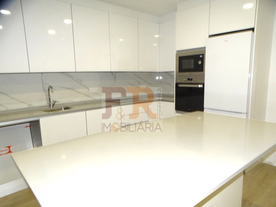 Moradia T3 para Venda em Fernao Ferro Foto 11