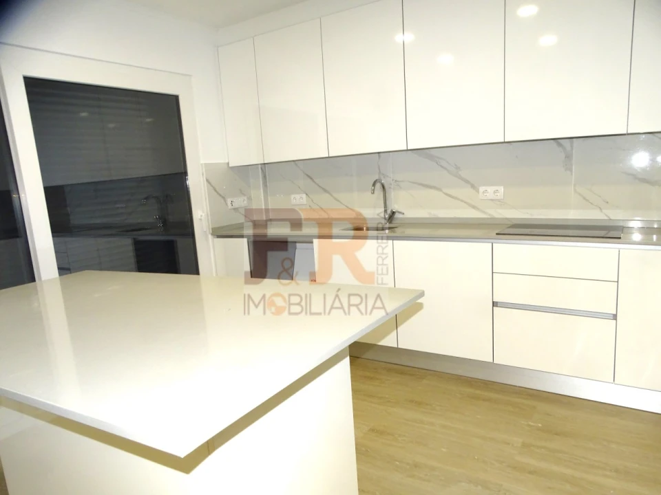 Moradia T3 para Venda em Fernao Ferro Foto 15