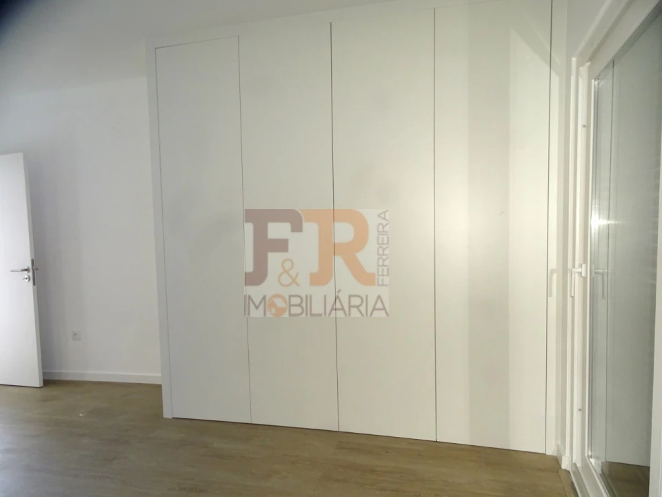 Moradia T3 para Venda em Fernao Ferro Foto 26