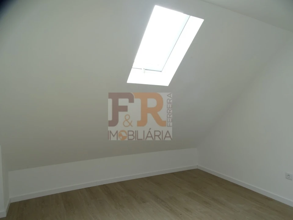 Moradia T3 para Venda em Fernao Ferro Foto 31