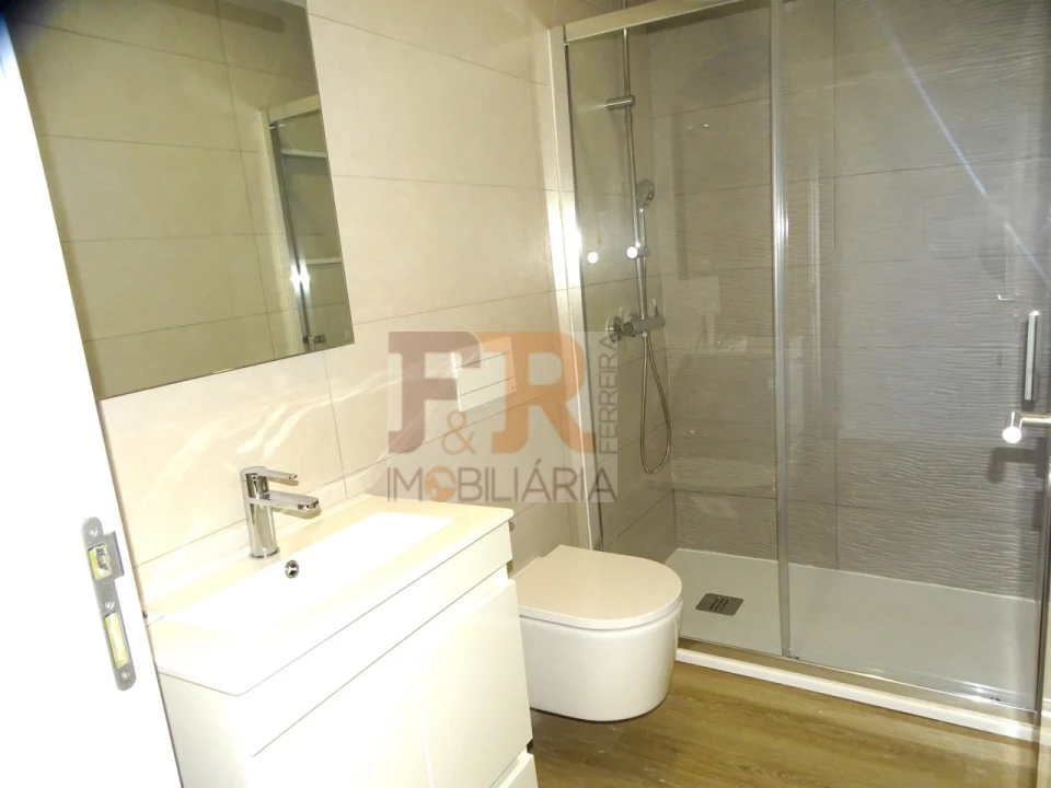 Moradia T3 para Venda em Fernao Ferro Foto 32