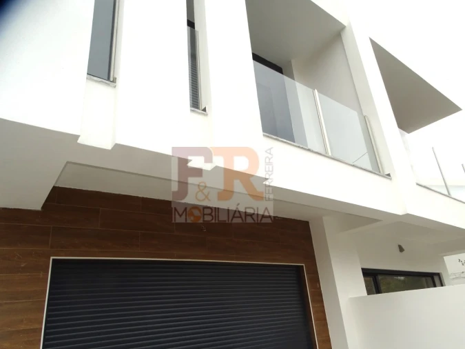 Moradia T3 para Venda em Fernao Ferro Foto 2