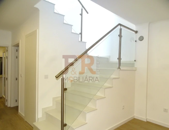 Moradia T3 para Venda em Fernao Ferro Foto 7