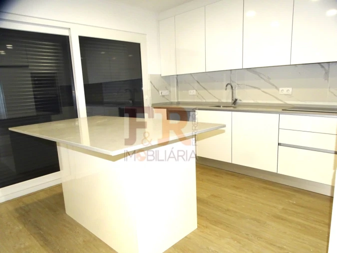 Moradia T3 para Venda em Fernao Ferro Foto 12