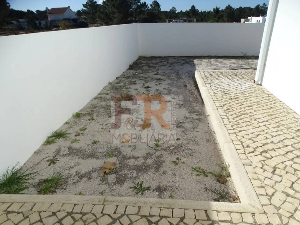 Moradia T3 para Venda em Fernao Ferro Foto 3