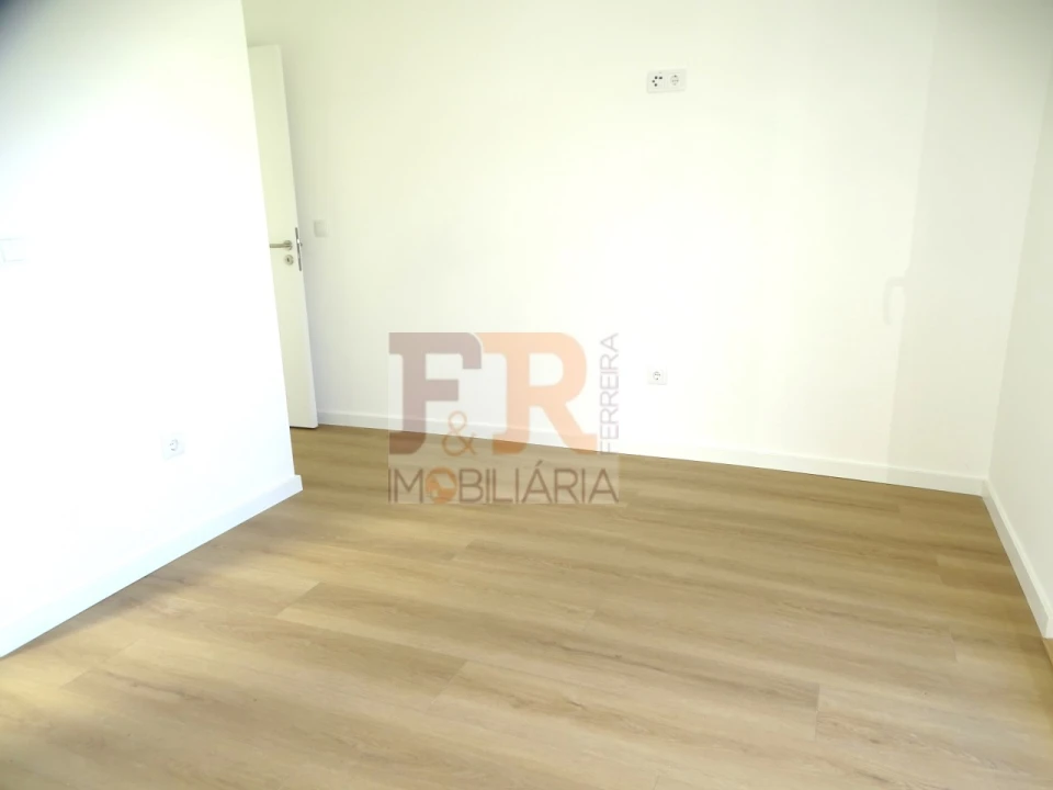 Moradia T3 para Venda em Fernao Ferro Foto 21