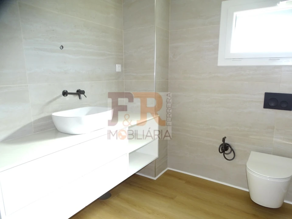 Moradia T3 para Venda em Fernao Ferro Foto 28