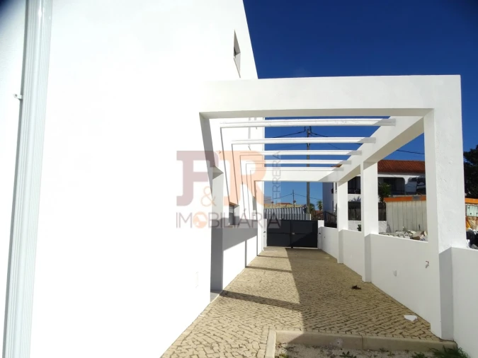 Moradia T3 para Venda em Fernao Ferro Foto 4