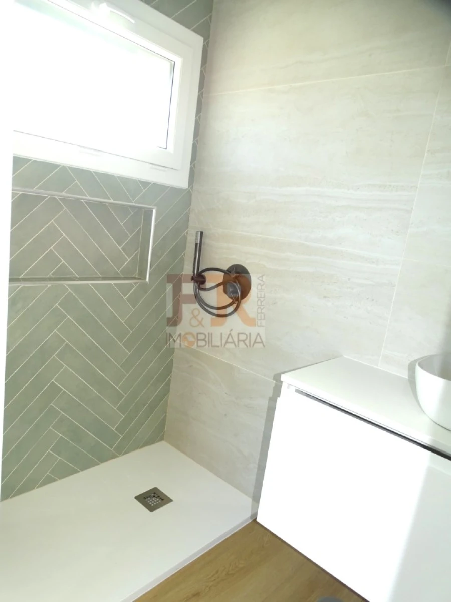 Moradia T3 para Venda em Fernao Ferro Foto 19