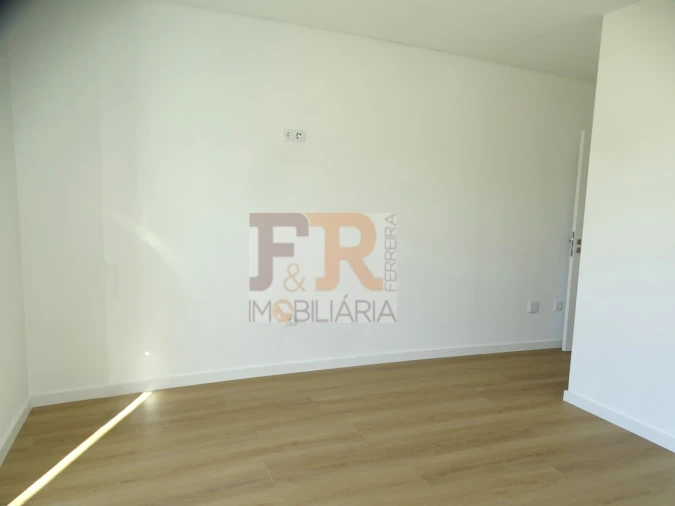 Moradia T3 para Venda em Fernao Ferro Foto 30