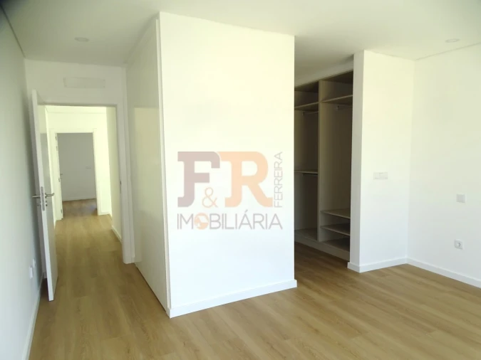 Moradia T3 para Venda em Fernao Ferro Foto 34