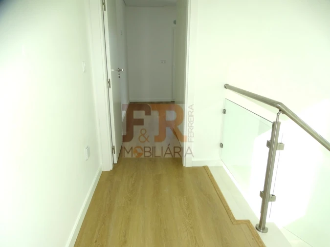 Moradia T3 para Venda em Fernao Ferro Foto 35