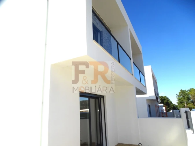 Moradia T3 para Venda em Fernao Ferro Foto 46