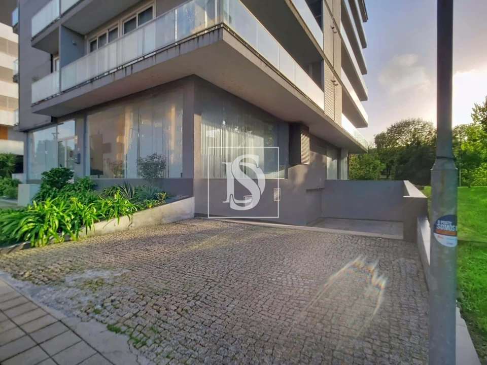 Negócio para Venda em Ramalde Foto 2