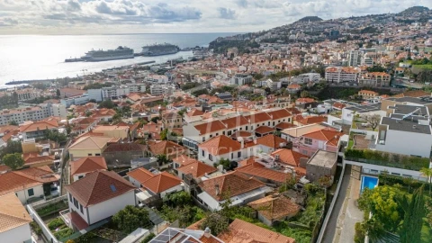 Moradia T2 para Venda em Funchal (Santa Maria Maior)