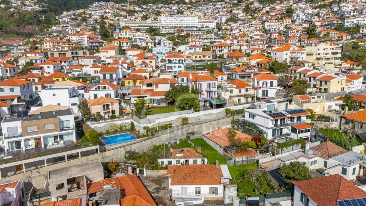 Moradia T2 para Venda em Funchal (Santa Maria Maior) Foto 7