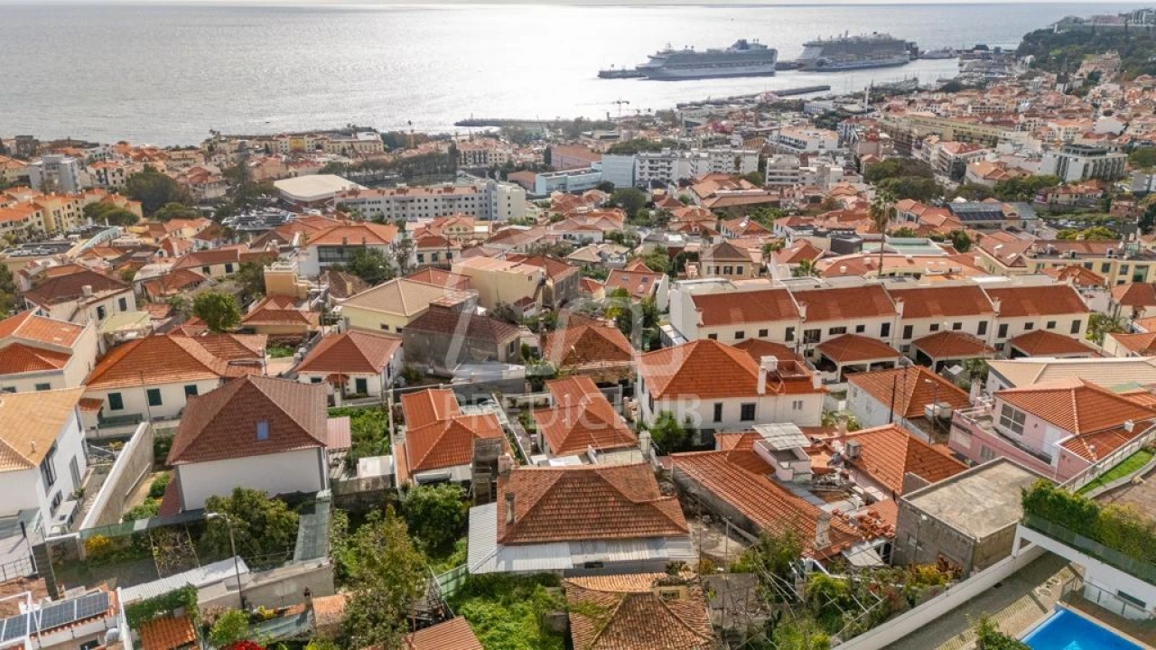 Moradia T2 para Venda em Funchal (Santa Maria Maior) Foto 10