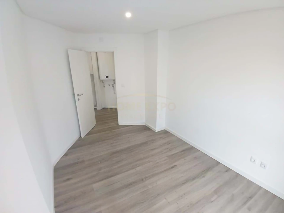 Apartamento T4 para Arrendamento em Santa Iria de Azoia, São João da Talha e Bobadela Foto 6