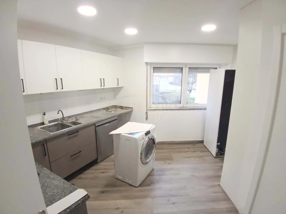 Apartamento T4 para Arrendamento em Santa Iria de Azoia, São João da Talha e Bobadela Foto 7