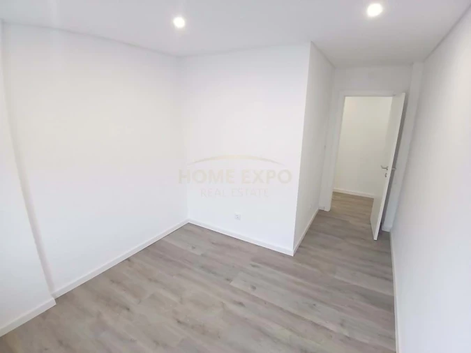 Apartamento T4 para Arrendamento em Santa Iria de Azoia, São João da Talha e Bobadela Foto 13