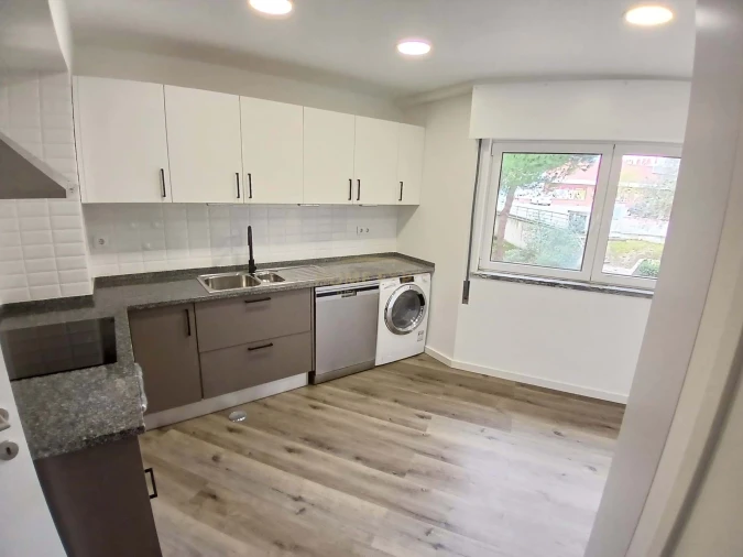 Apartamento T4 para Arrendamento em Santa Iria de Azoia, São João da Talha e Bobadela Foto 5