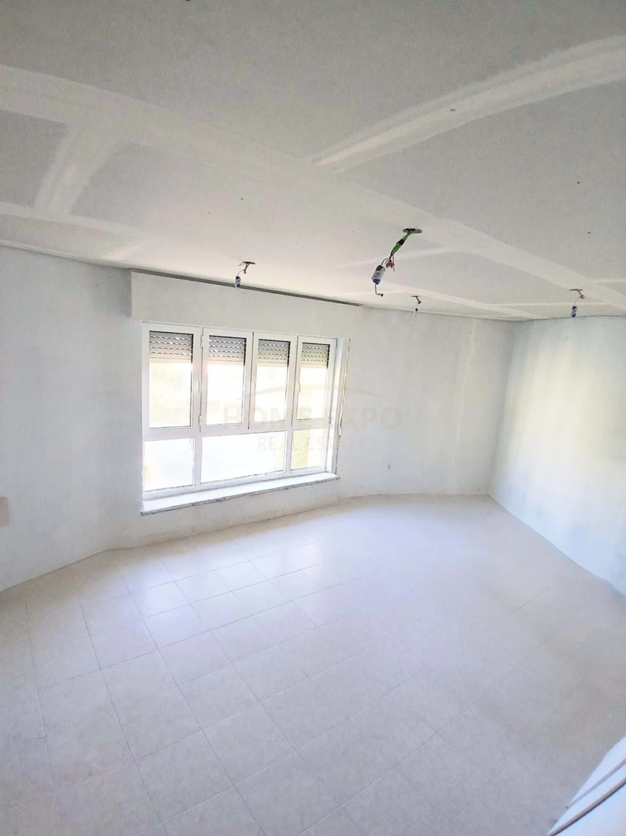 Apartamento T4 para Arrendamento em Santa Iria de Azoia, São João da Talha e Bobadela Foto 4