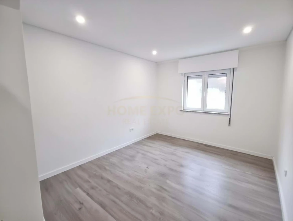 Apartamento T4 para Arrendamento em Santa Iria de Azoia, São João da Talha e Bobadela Foto 22