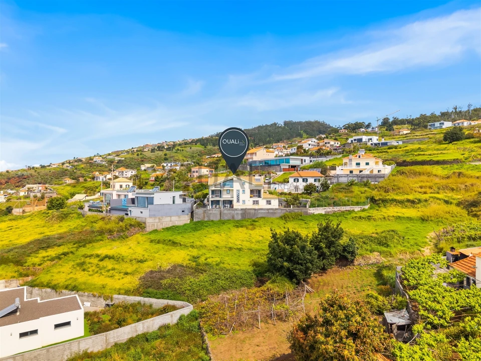 Moradia T4 para Venda em Estreito da Calheta Foto 47