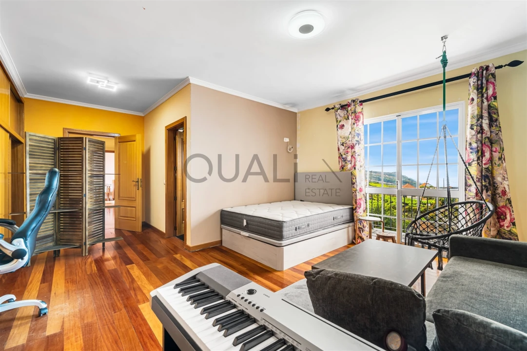 Moradia T4 para Venda em Estreito da Calheta Foto 32