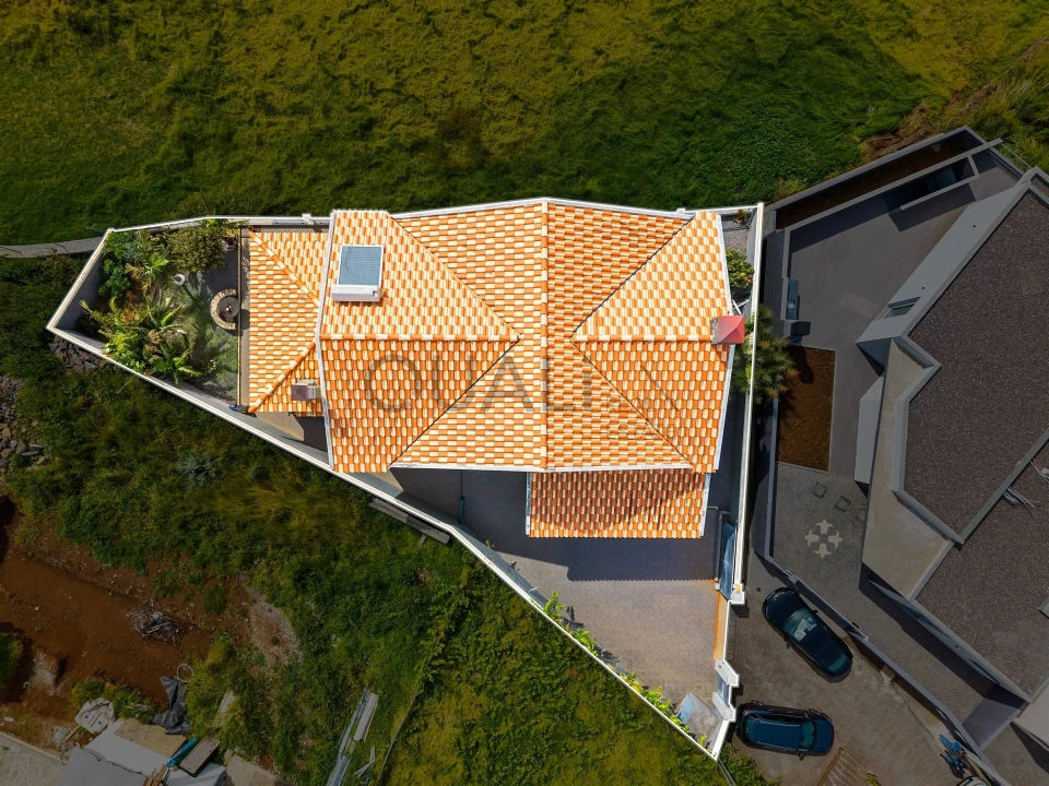 Moradia T4 para Venda em Estreito da Calheta Foto 44