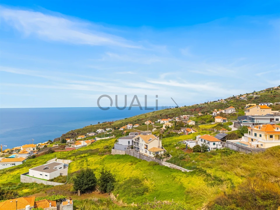 Moradia T4 para Venda em Estreito da Calheta Foto 48