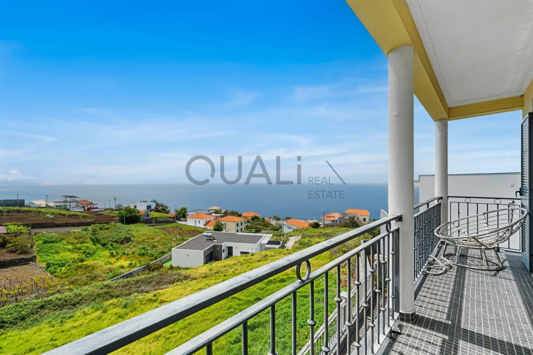 Moradia T4 para Venda em Estreito da Calheta Foto 33